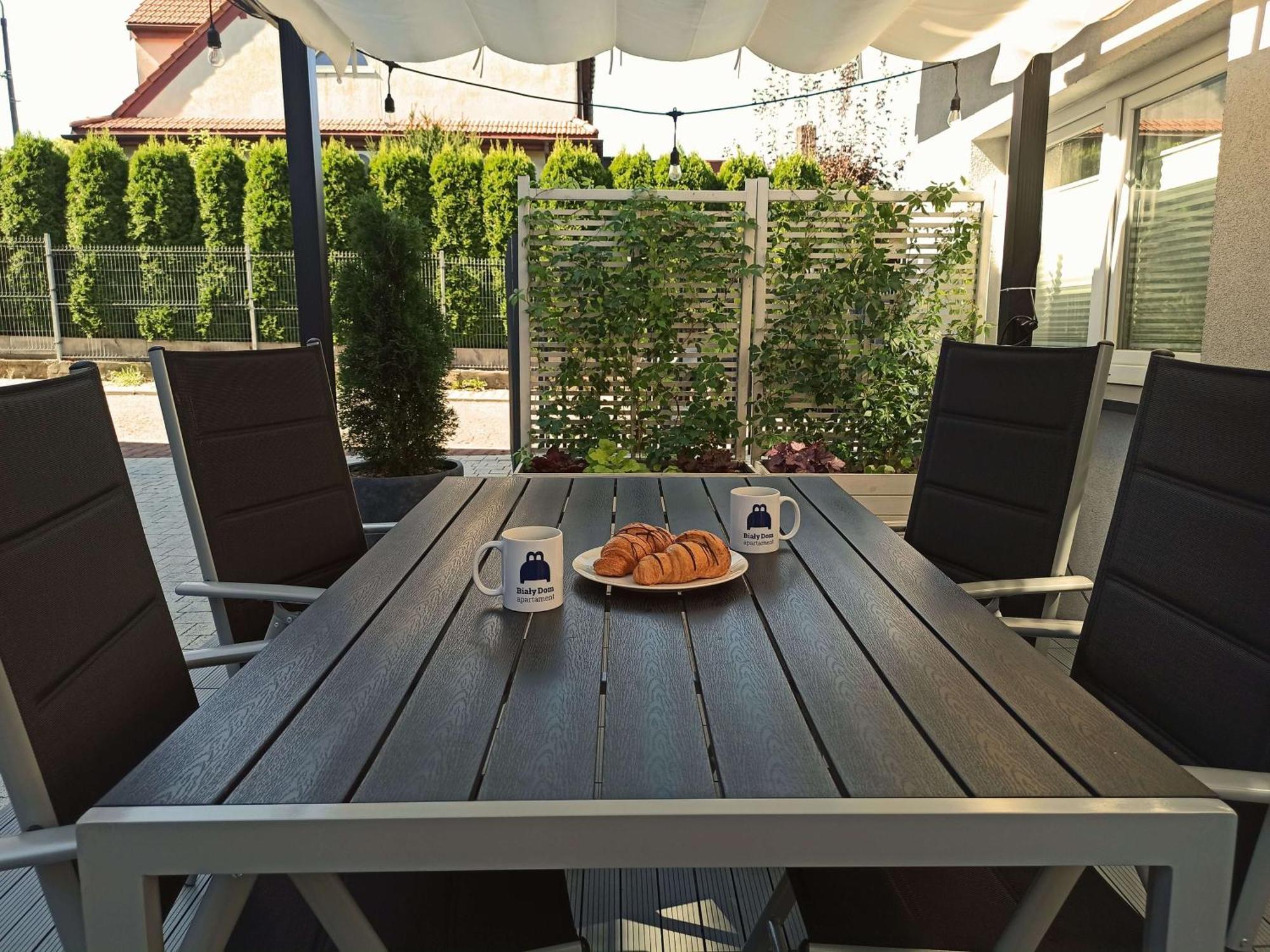 Bialy Dom - 2 Bedrooms Apartmán *